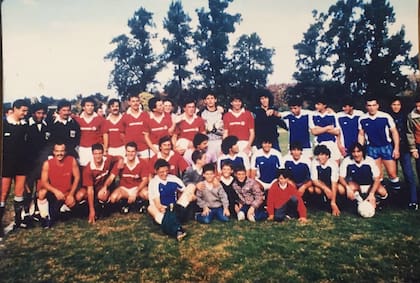 Maradona, en un partido organizado por Mauricio Macri en la quinta Los Abrojos, en los años 80