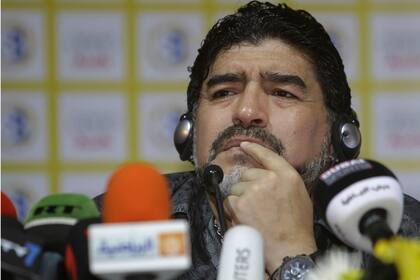Maradona espera por la definición con Montpellier