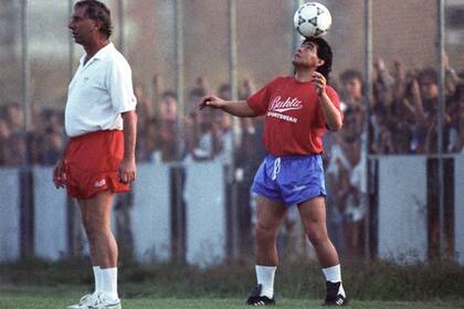 Maradona llegó a Sevilla a pedido de Bilardo en 1992