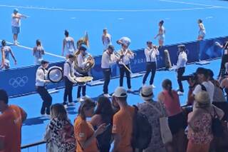 La canción maradoniana que la banda oficial tocó antes del partido de las Leonas y que levantó al público