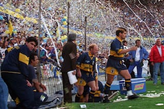 Maradona y su regreso a Boca: la pelea con Toresani, el mechón amarillo y la cena con Charly García