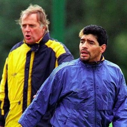 Maradona y "Don Silvio", como le decía Diego al DT Marzolini, durante una práctica previa al gran debut contra Colón
