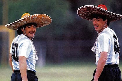 Maradona y Passarella, en una producción antes del comienzo de México '86