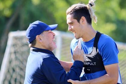 Maradona y Spinelli, a pura risa en Gimnasia