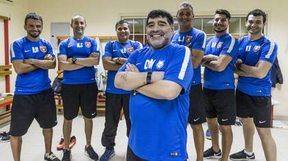 Maradona y su cuerpo técnico del Al Fujairah