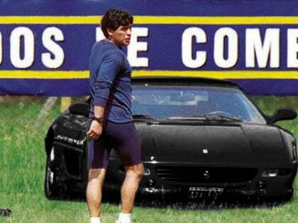 Maradona y su modelo exclusivo de la marca Ferrari
Foto: MDZ