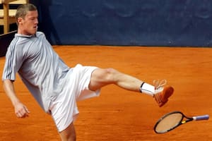 El exnúmero uno que rompió más de 1000 raquetas, fue diputado en Rusia y sorprendió con su cambio de look