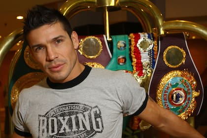 Maravilla Martínez y sus cinturones: un gran campeón