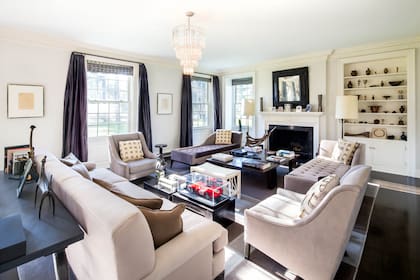 Marc Anthony adquirió la mansión principal, construida originalmente en 1941, en el año 2000