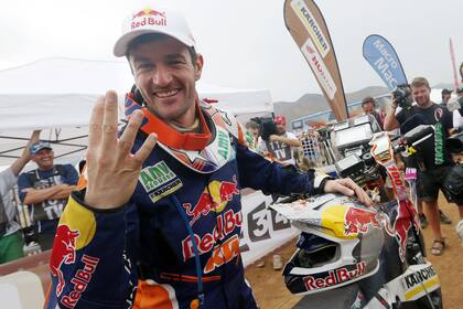 Marc Coma festeja su cuarto título en el Dakar