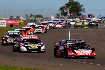 Marca el camino: Canapino ganó las series en las tres fechas de TC, pero recién en Concepción del Uruguay redondeó la tarea con la victoria final.