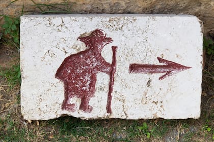 Marcadores de la via Francigena, antigua ruta de peregrinación de Canterbury a Roma.