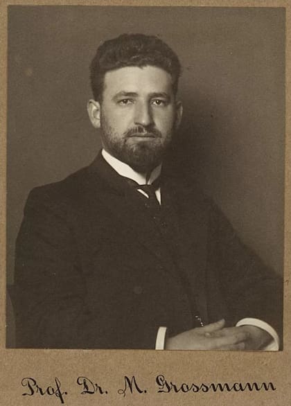Marcel Grossmann nació en Budapest en 1878 y se mudó a Suiza cuando tenía 15 años, donde asistió al Politécnico de Zúrich.