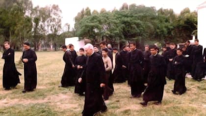 Marcel Lefebvre en La Reja, junto a la primera camada de seminaristas