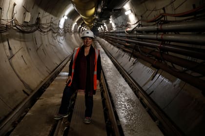 Marcela Álvarez es ingeniera y está al frente de la megaobra en la que trabajan cerca de mil personas