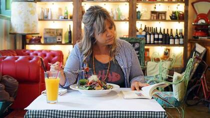 Marcela D’Ambrosio, vegetariana, dejó de comer salmón ante las recientes críticas a ese alimento