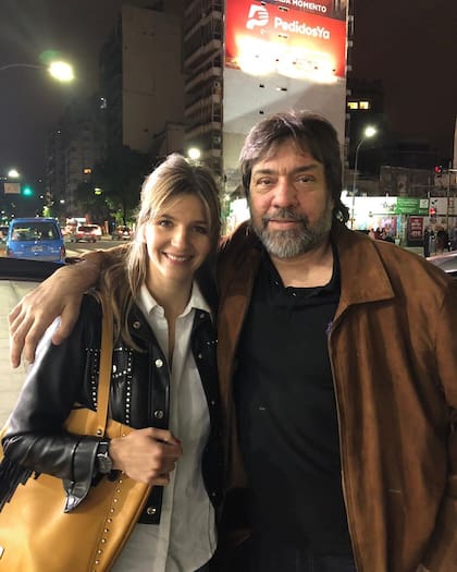Marcela Kloosterboer junto a Alejandro Farrell