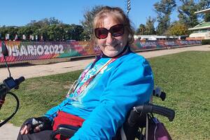 La nadadora paralímpica que ganó dos medallas de oro y ahora tiende una mano como voluntaria