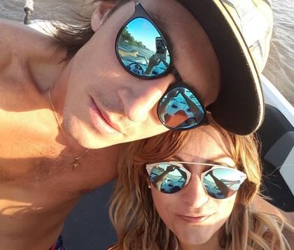 Marcela Tauro y su novio Martín disfrutando un día en Rosario