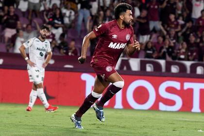 Marcelino Moreno festeja el 1-0 de Lanús ante Sarmiento, por la 3° fecha del torneo Apertura 2025