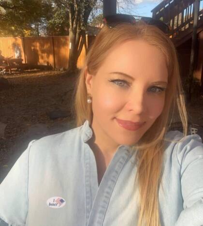 Marcella Medina, una argentina de Carolina del Norte, después de votar.