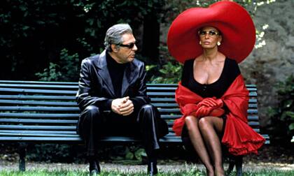 Marcello Mastroianni y Sophia Loren en Caprichos de la moda, de Robert Altman, ambientada en la Semana de la Moda de París