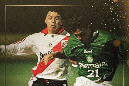 Marcelo Gallardo como futbolista contra contra Palmeiras, en 1999.