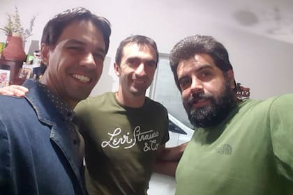 Con Nico y Guido, compañeros de la pensión