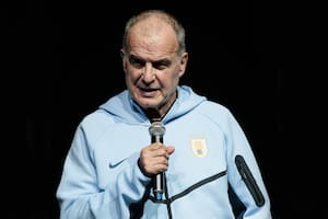 Marcelo Bielsa confirmó que dejará Uruguay tras el Mundial: "Nuestro trabajo culmina"