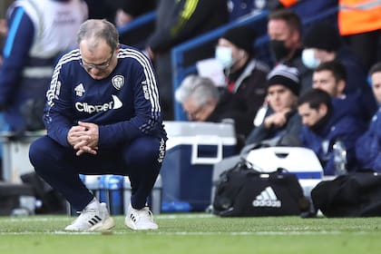 Marcelo Bielsa dejo de ser el tecnico de Leeds luego de la dura derrota ante Tottenham.