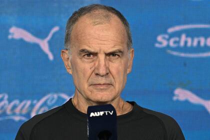 Marcelo Bielsa, durante la conferencia de prensa en la que lo presentaron como DT de Uruguay