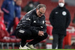 Bielsa. La enigmática respuesta del DT sobre la oferta de renovación de Leeds