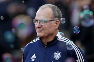 Bielsa viajó a Inglaterra y se reunió con un club de la Premier League, pero su pedido descolocó a los dueños