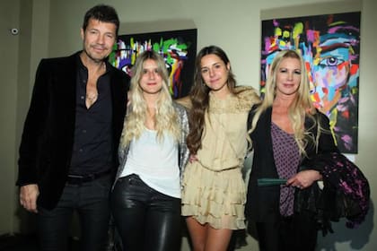 Marcelo Tinelli, Soledad Aquino y sus hijas Micaela y Candelaria