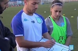 Racing: Díaz y Rojas, mezclados en un entrenamiento con el plantel femenino