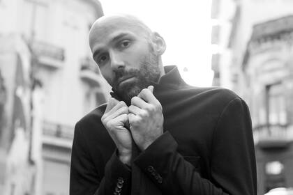 Marcelo Ezquiaga grabó versiones del Zorzal criollo en clave pop.