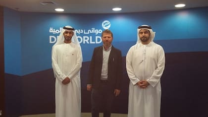 Marcelo Ferrer junto a empresarios de Dubai