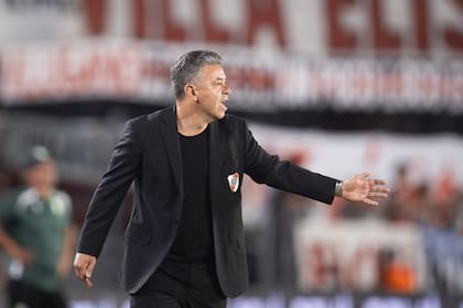 Marcelo Gallardo dando indicaciones en el último partido de su segundo ciclo como DT de River