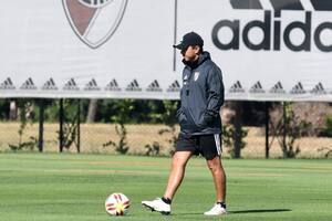 Marcelo Gallardo en un entrenamiento millonario en el River Camp; el DT está confiado en el potencial del equipo