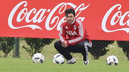 Marcelo Gallardo piensa en el equipo para jugar ante Defensa