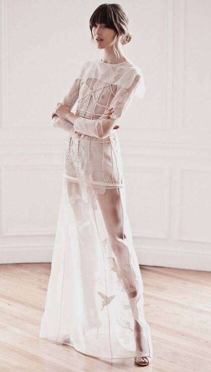 Marcelo Giacobbe combina técnicas de la lencería, cortsetería y alta costura en la creación de sus vestidos