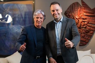 Quién es Marcelo Grandio, el conductor de TV Pública que figura en el vuelo privado que tomó Adorni en Carnaval