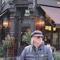 El asesor de seguros que se mudó a Inglaterra y encontró la manera de vivir de la música