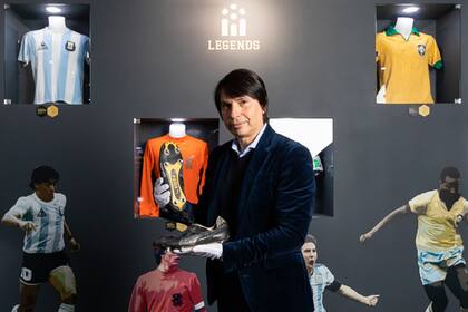 Marcelo ordás es el possedor de la mayor colección de la historia del fútbol mundial