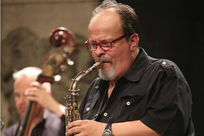 Marcelo Peralta tenía una extensa carrera como músico de Jazz, residía en España desde 1996 y era también docente en una academia musical madrileña