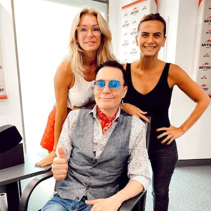Marcelo Polino con Yanina Latorre y Amalia Granata, junto en Polino Auténtico (Crédito: Instagram/@yaninalatorre)