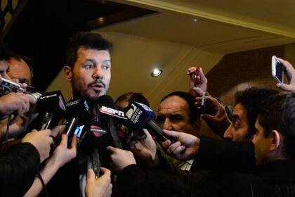 Tinelli se reúne con varios dirigentes en el Monumental