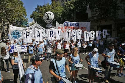 El miércoles 14 de octubre, los sindicatos docentes planean una jornada de paro y movilización
