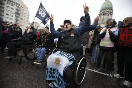 Marcha al congreso por el veto a la ley de discapacidad