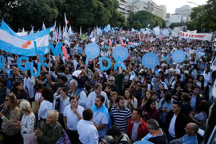 Comenzó en Buenos Aires la marcha en contra de la despenalización del aborto